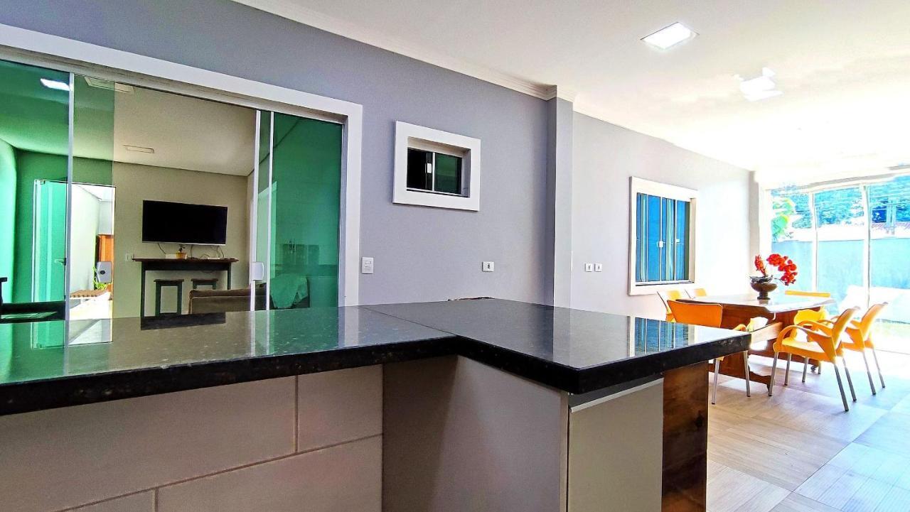 フォス・ド・イグアス Linda Casa Bairro Tranquilo Prox Cataratasヴィラ エクステリア 写真