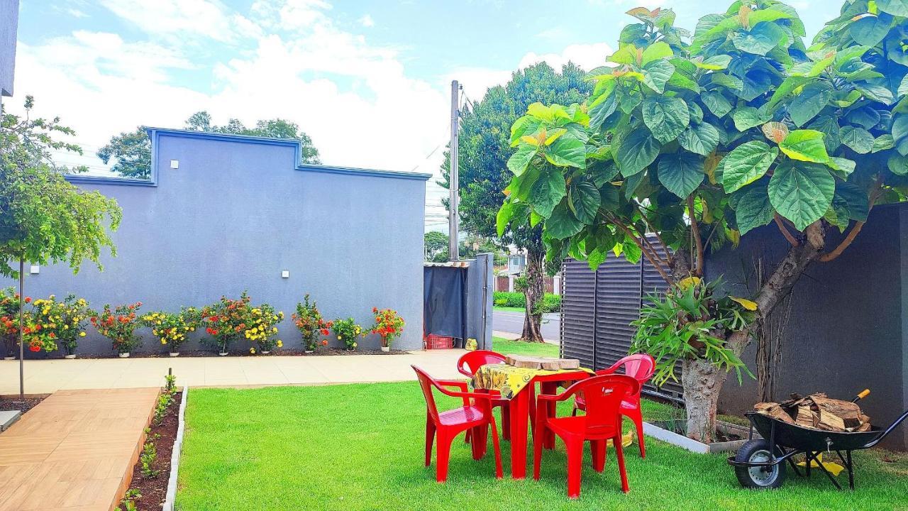フォス・ド・イグアス Linda Casa Bairro Tranquilo Prox Cataratasヴィラ エクステリア 写真