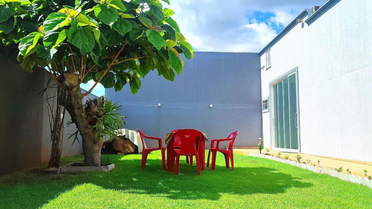 フォス・ド・イグアス Linda Casa Bairro Tranquilo Prox Cataratasヴィラ エクステリア 写真